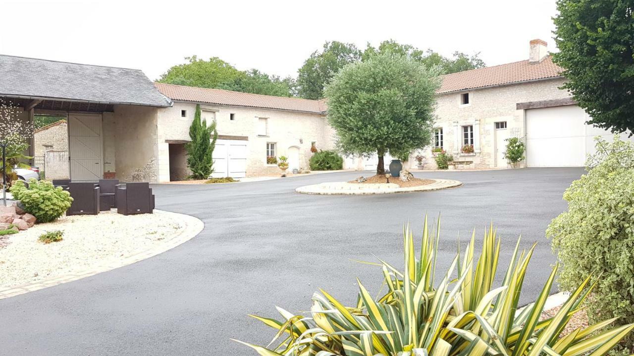 La Maison D'Alida Nueil-sous-Faye Exterior foto